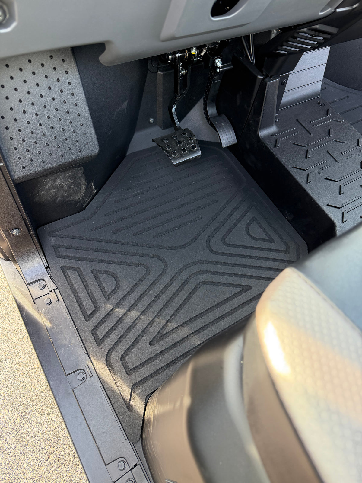 Kawasaki RiDGE UTV Floor Mats | HD 9mm Rubber Mats (2024+) – Top Side ...
